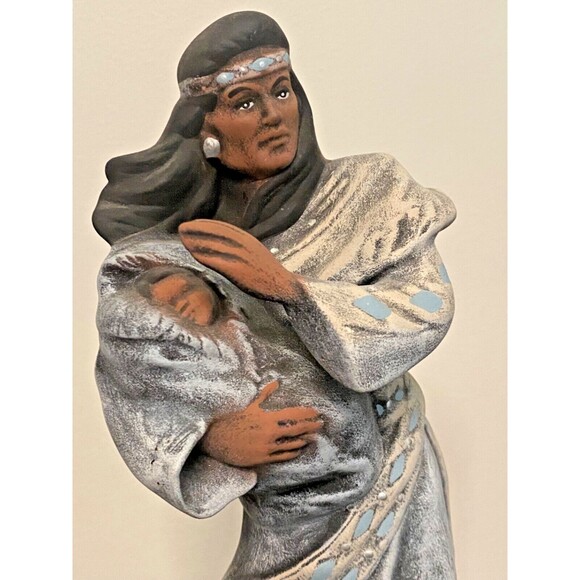 Tawana Dry Brush NATIVE AMERICAN Statue SIGNED Handpainted SUNDANCE Southwestern - Picture 3 of 10